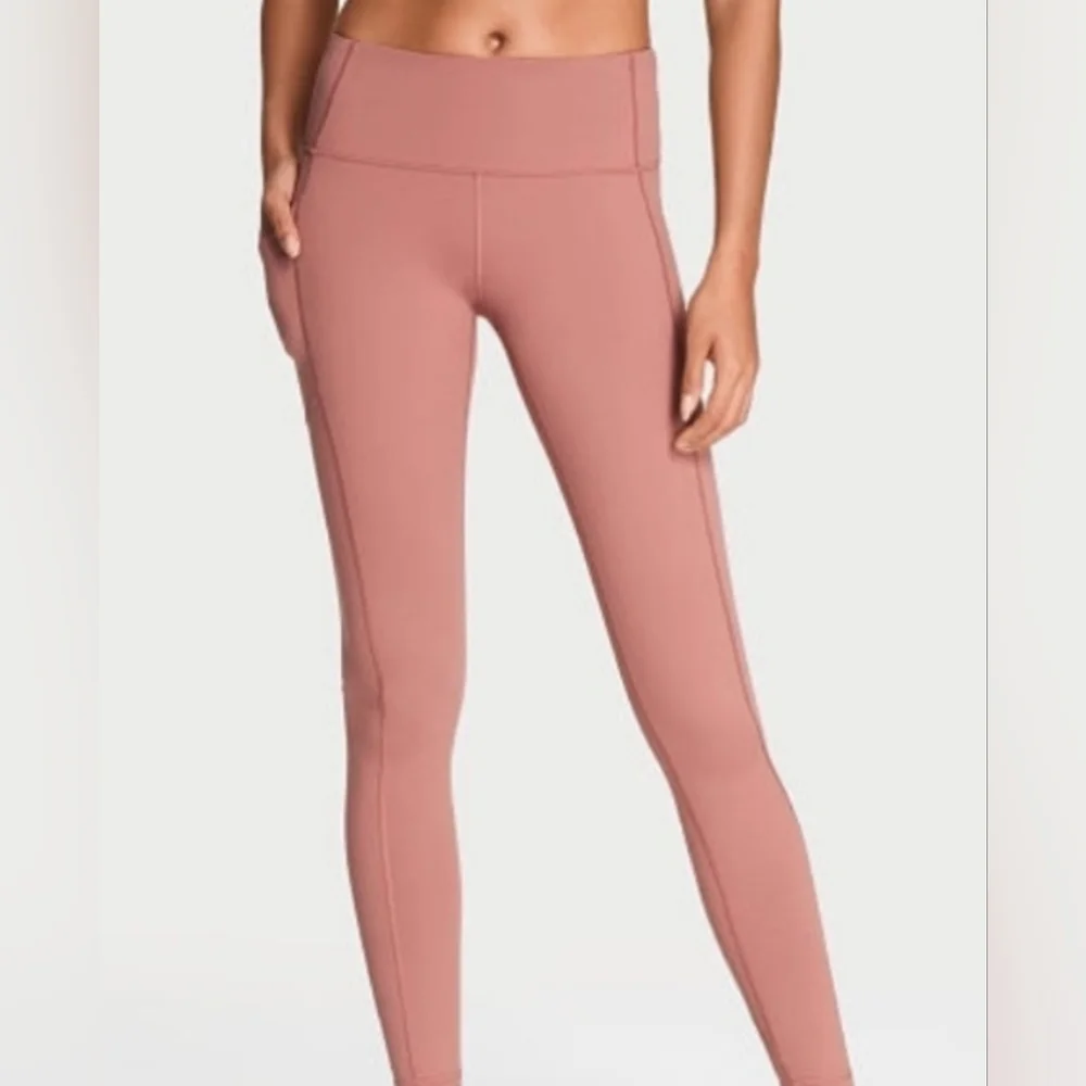 Knockout by Victoria's Secret Victoria Sport Pocket Tights.